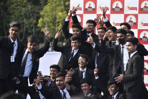 xr:d:DAFgROL1ggc:3,j:2815255344,t:23041612