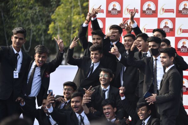 xr:d:DAFgROL1ggc:3,j:2815255344,t:23041612