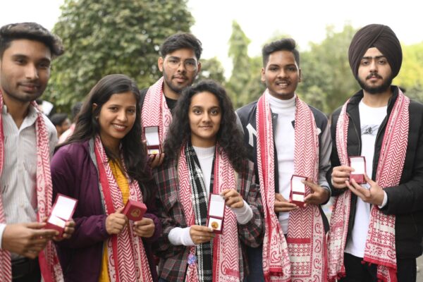 xr:d:DAFgROL1ggc:3,j:2815255344,t:23041612